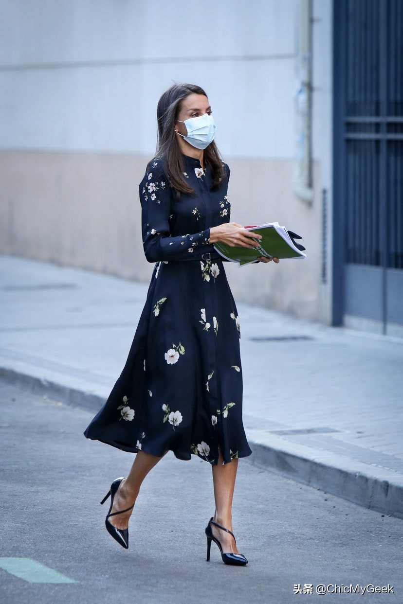 西班牙王后的时尚衣品,西班牙王后素雅连衣裙