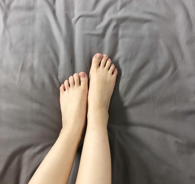 高弓足和扁平足穿的鞋一样吗,扁平足为什么要选平底鞋