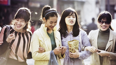 那么多小心试探的线索，那么多静水流深的情绪，原来我们都错过