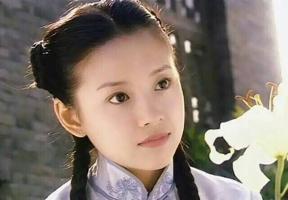 女生脸上有哪些特征说明耐看,一个女生脸细腻意味着什么