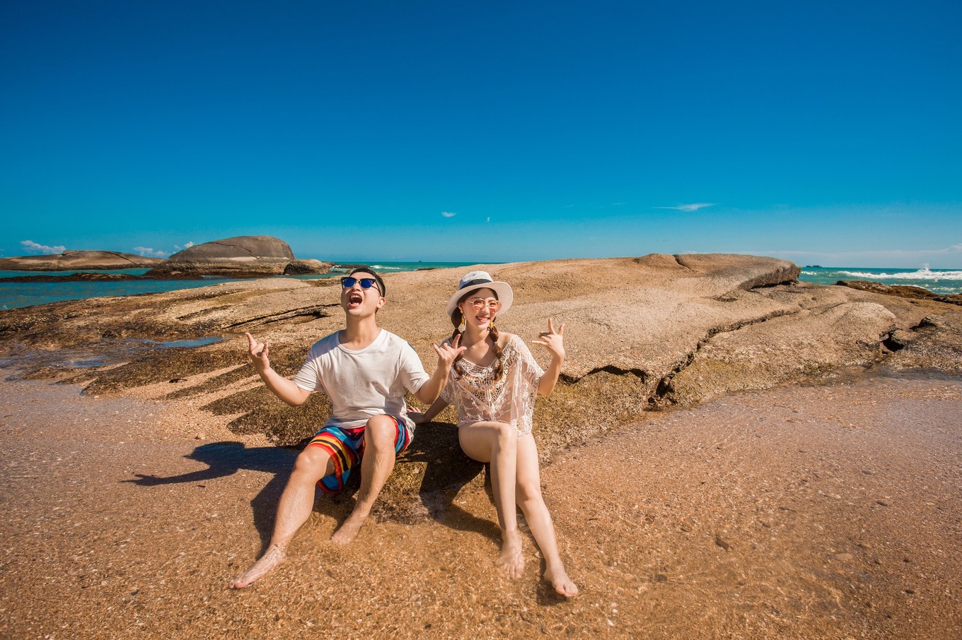 天涯海角和大小洞天婚纱照,去三亚大小洞天婚纱照多少钱