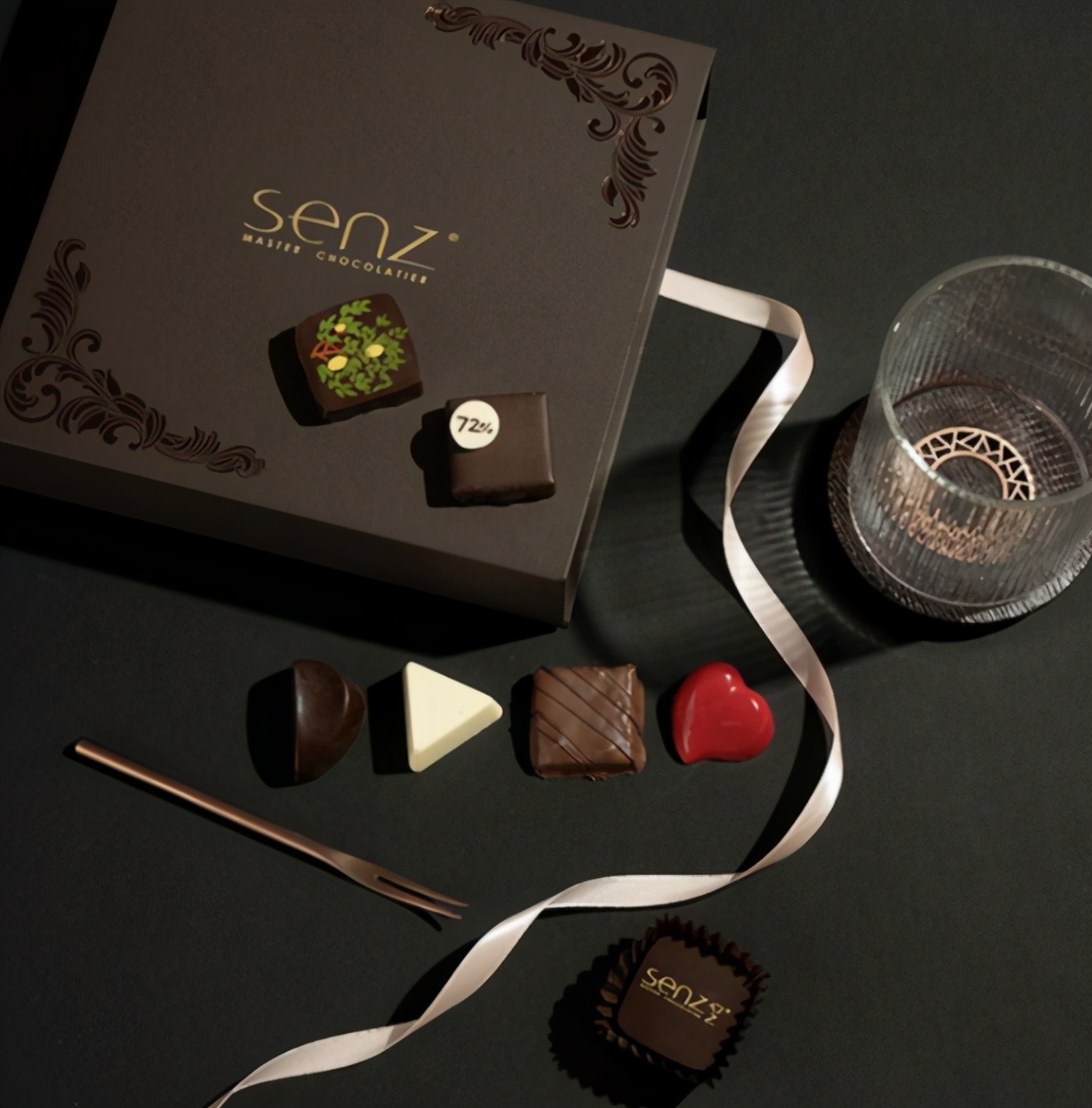 送女朋友礼物送什么比较实用的,第一次送女朋友礼物送什么比较好