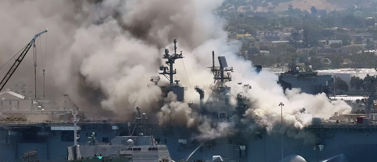 航母可以改两栖攻击舰吗,三天修复约克城号航母