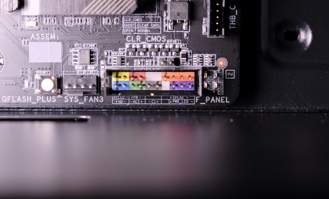 我给我老婆配了一台他们单位最好的电脑，让她再也没有理由划水