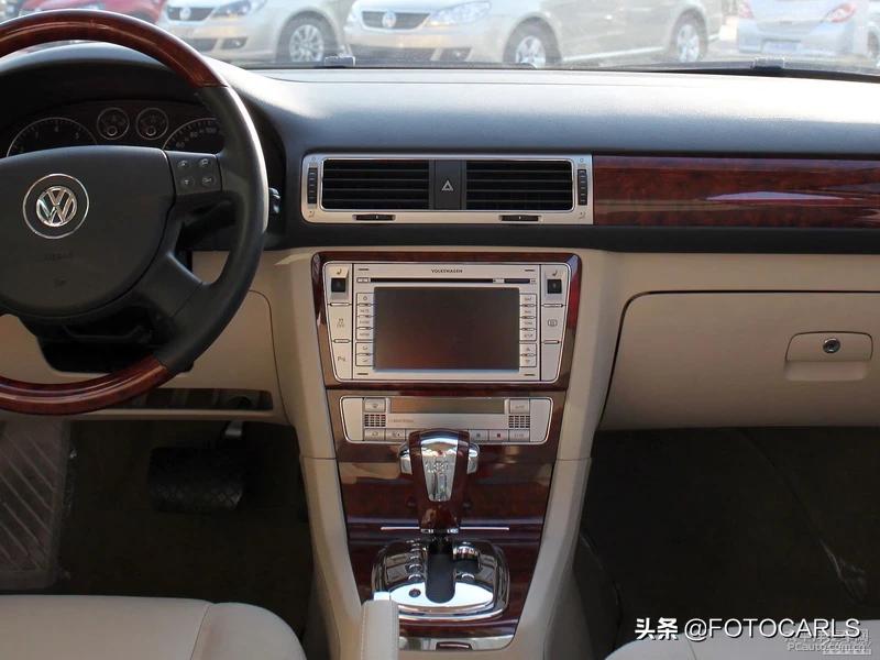 大众领驭09款,09年帕萨特领驭高配内饰图片