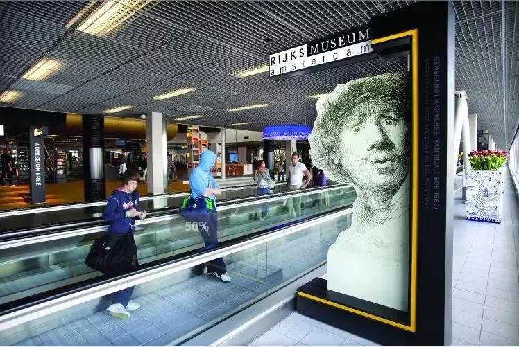 机场里的“十二时辰”，就服史基浦