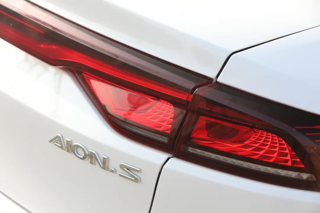 广汽新能源埃安s充电方法,广汽新能源埃安s冬天续航