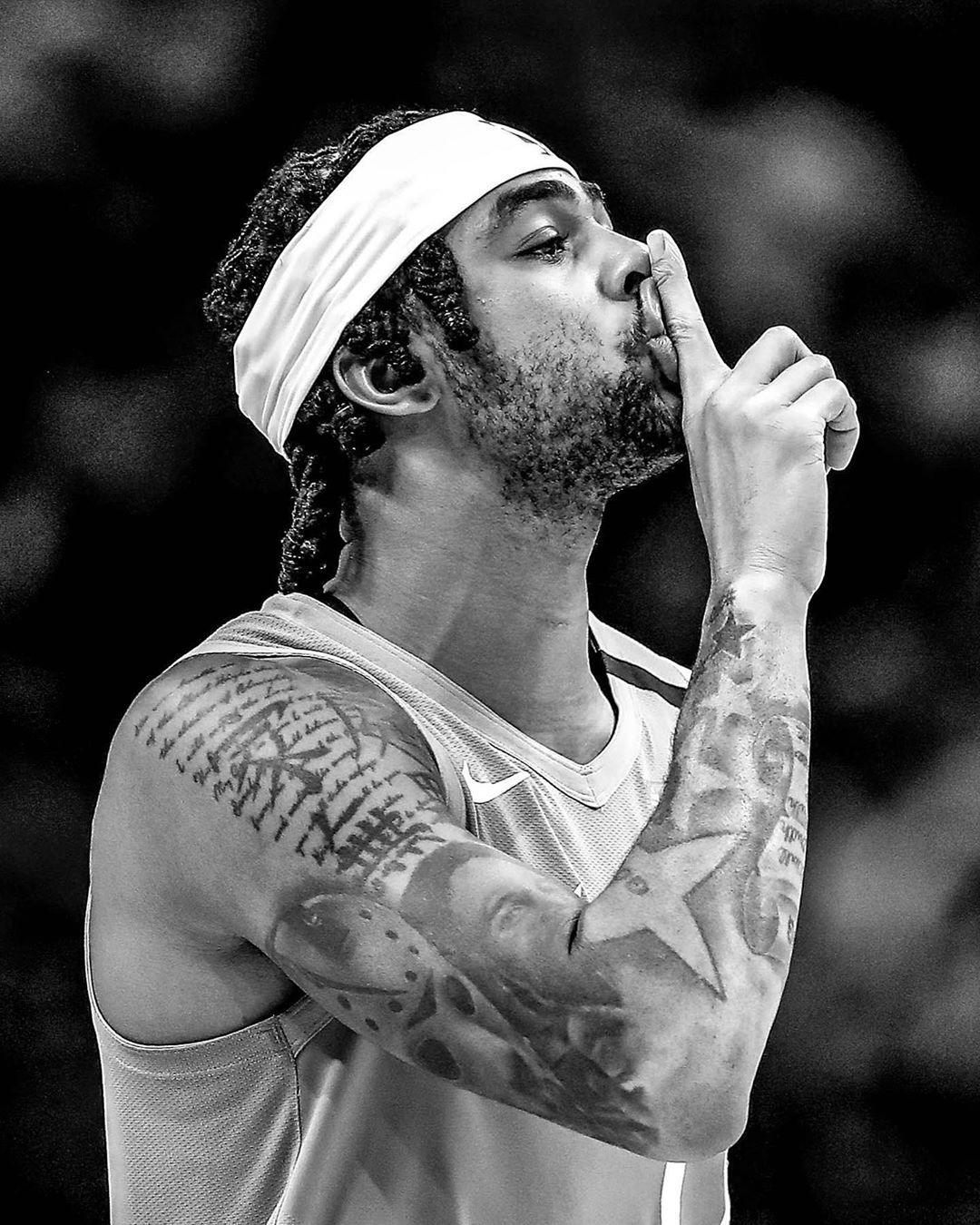 蕾哈娜和詹姆斯破纪录,詹姆斯休战浓眉40分