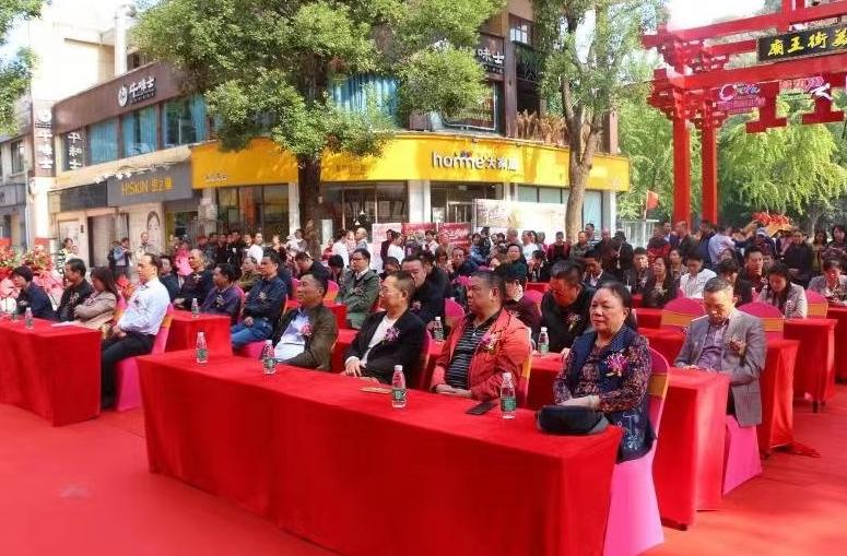 桂林新美食街,桂林东西巷和庙王街美食广场