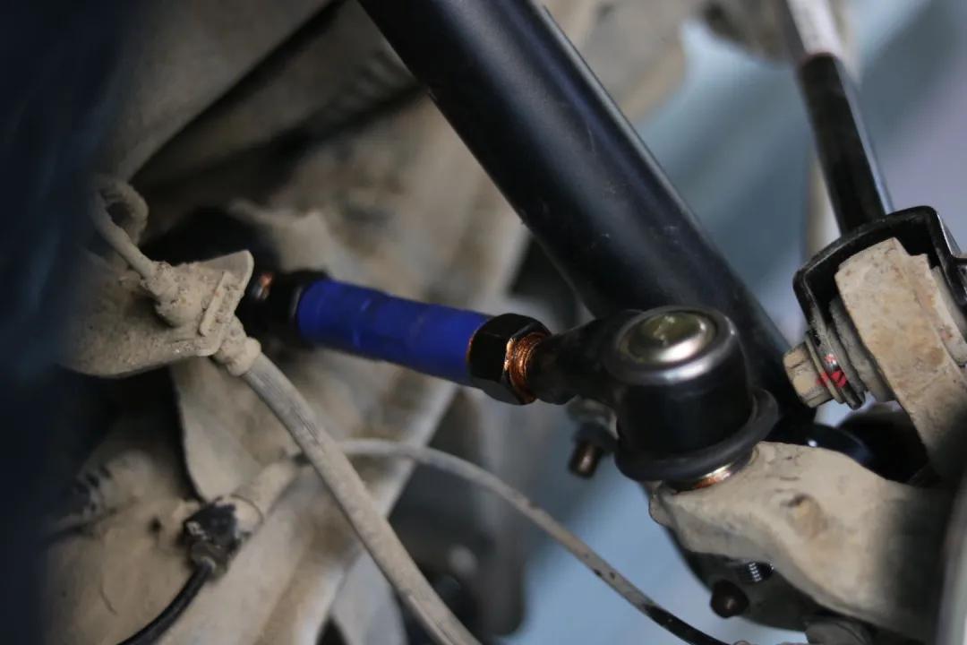 怪兽翻新车,怪兽修车翻新艾力绅