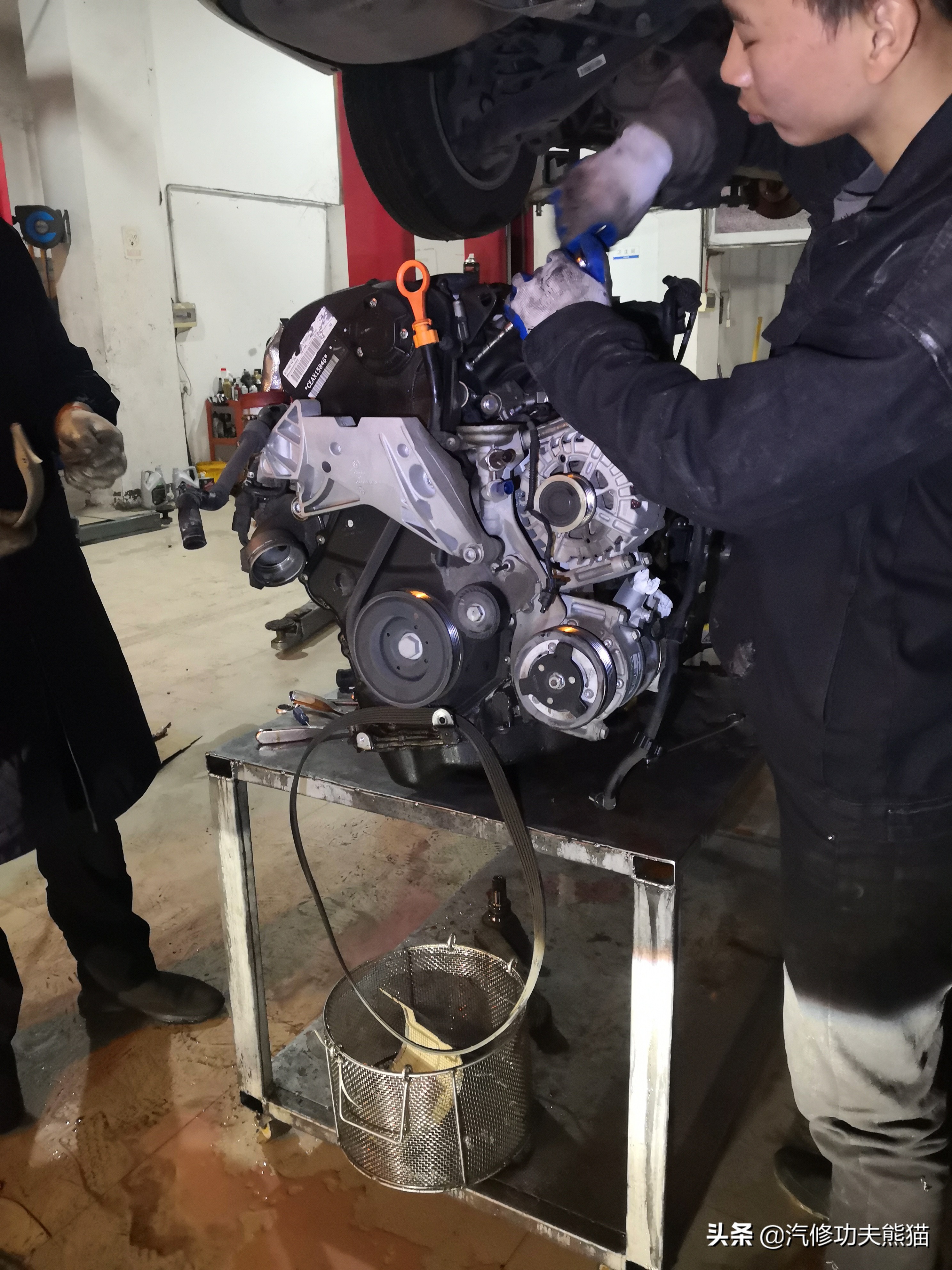 dsg双离合起步抖动有异响,大众帕萨特3.0v6发动机烧机油