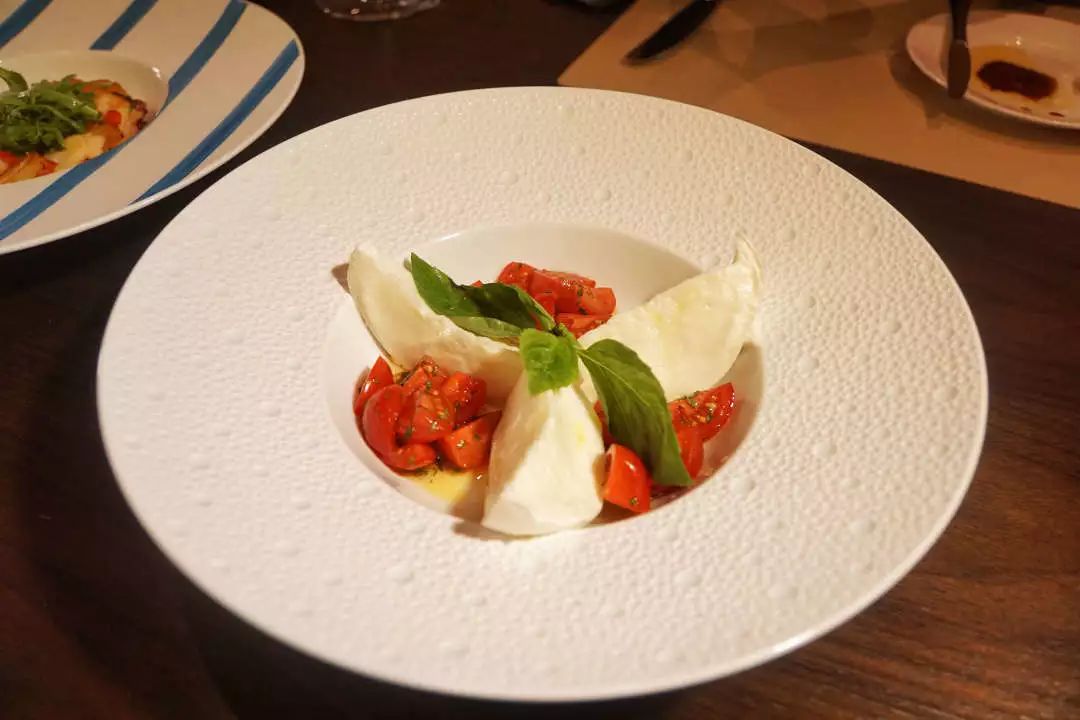 奚梦瑶戛纳酒店,奚梦瑶凯悦酒店