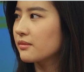 鼻子出油小妙招13岁,鼻子两侧鼻沟出油