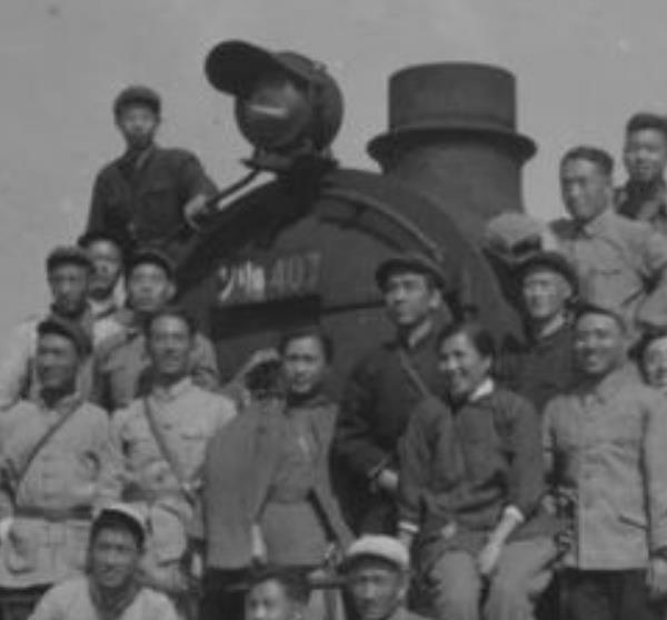 铁道游击队上部30集完整版免费看,铁道游击队上火车显身手