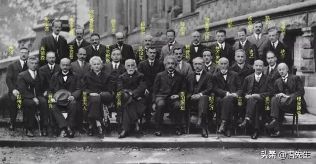 霍金年轻时照片有多帅,霍金21岁时的照片