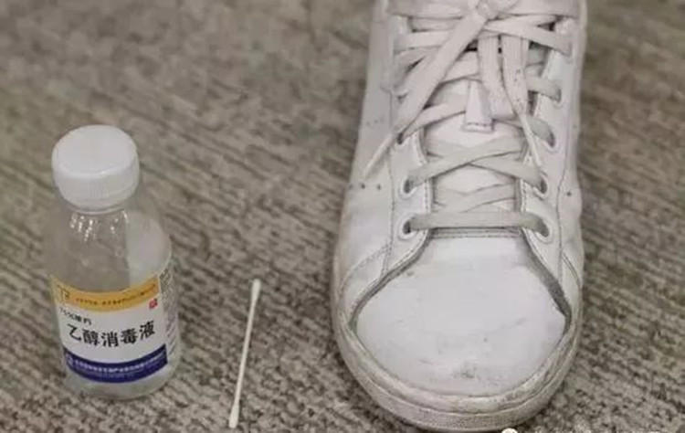 小白鞋防脏妙招,小白鞋容易脏一招让它干净又亮