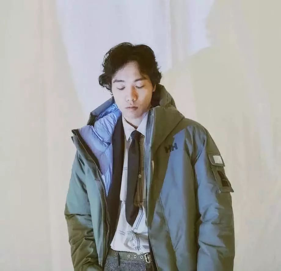 适合男生穿的羽绒服测评,男生不臃肿羽绒服推荐测评