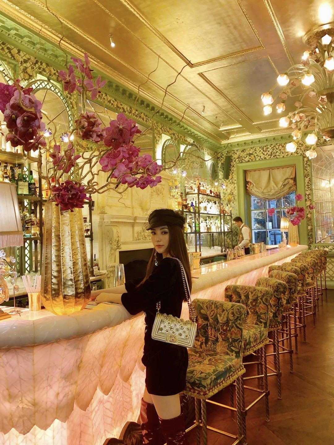 天王嫂方媛学院风造型很有英伦范,天王嫂方媛化妆前后判若两人