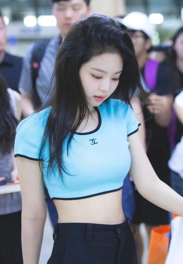 jennie紫色连衣裙蹦迪,jennie白色连衣裙造型