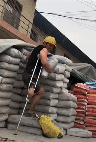 火车卧铺怎么老是买不到,火车卧铺很难买到