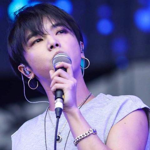 周杰伦华晨宇同一天演唱会,周杰伦华晨宇北京演唱会直播