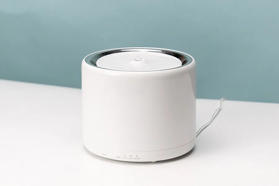 小佩宠物饮水机漏水,小佩饮水机漏电对宠物有害吗