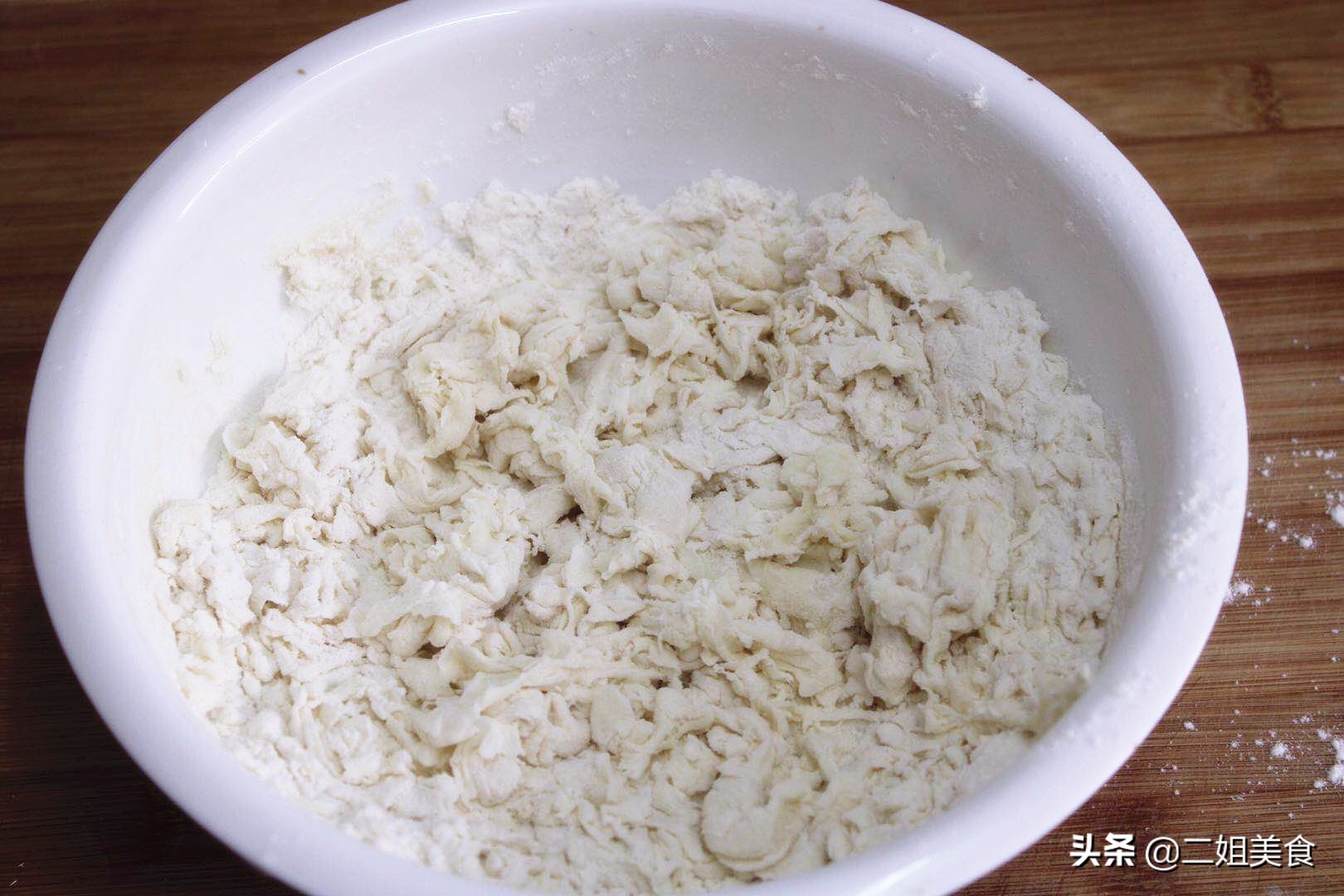 做湿面条加多少淀粉和碱,自己在家做面条面和水的比例