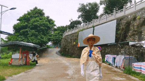 被国人嘲讽，却在国外封神！农村小伙成国际超模，打脸所有嘲笑者