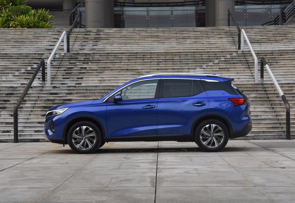 最低6万起这4台精品轿车家用首选,年轻人都爱的这3台家轿怎么选