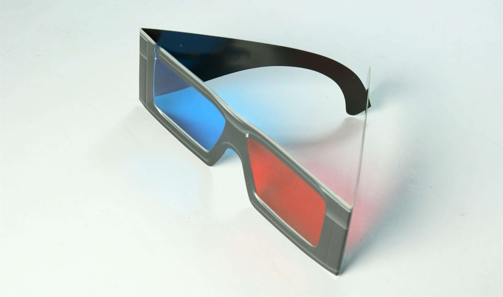 游戏里的物理外挂最致命,和平精英开物理外挂会被封号吗