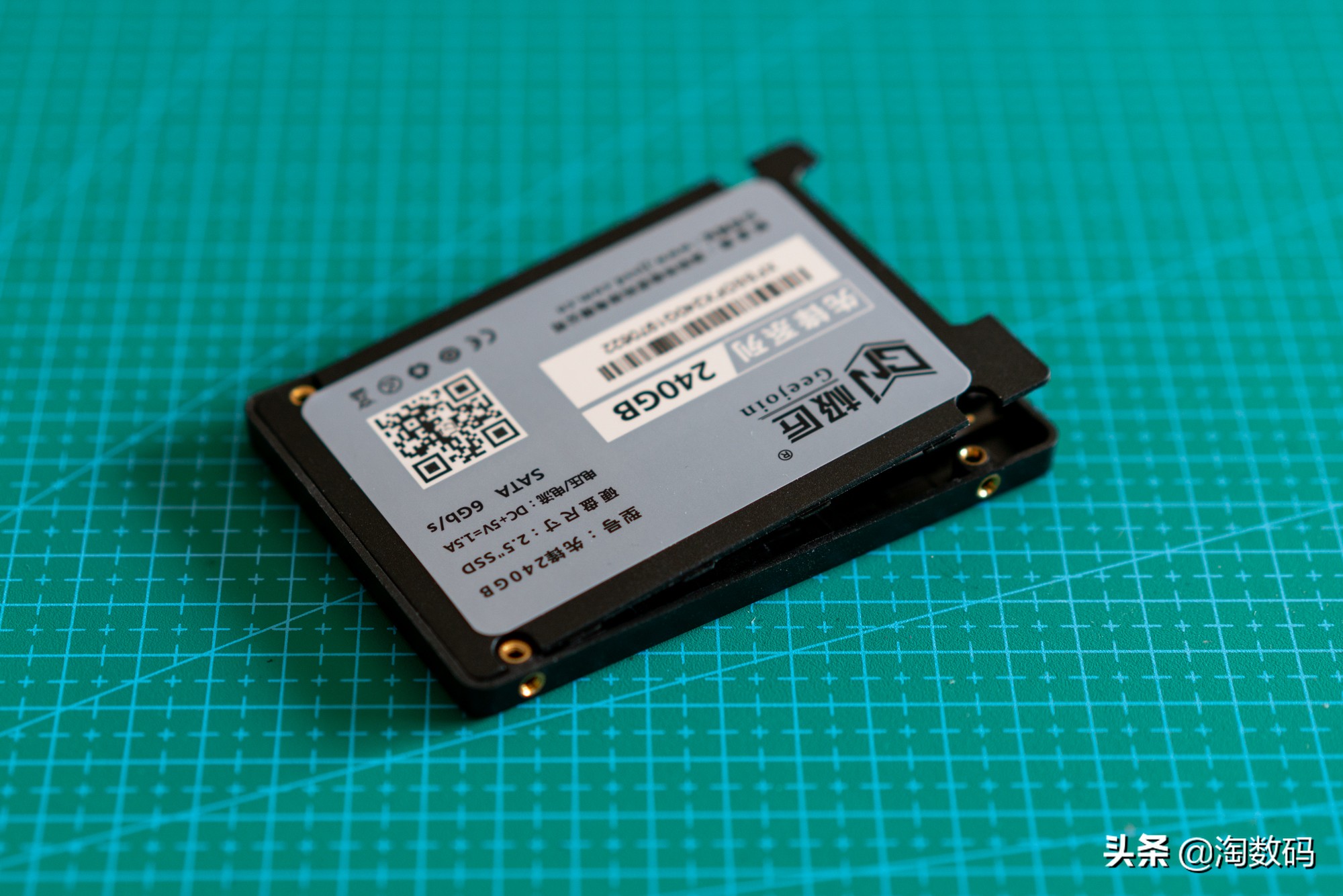 人穷就要逛闲鱼：￥79元包邮近全新240GB极匠三年保固态硬盘拆测