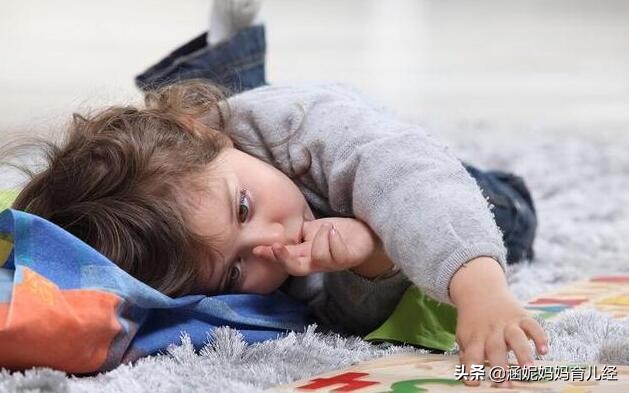 怎么纠正8岁孩子吃手的毛病,孩子吃手4岁要不要干预