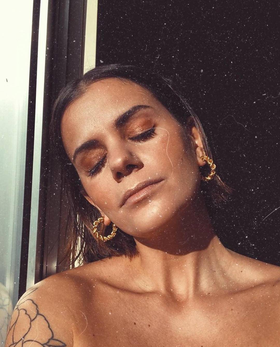 有时候质感就体现在小小的配件上，一件可以陪你穿梭日常的珠宝