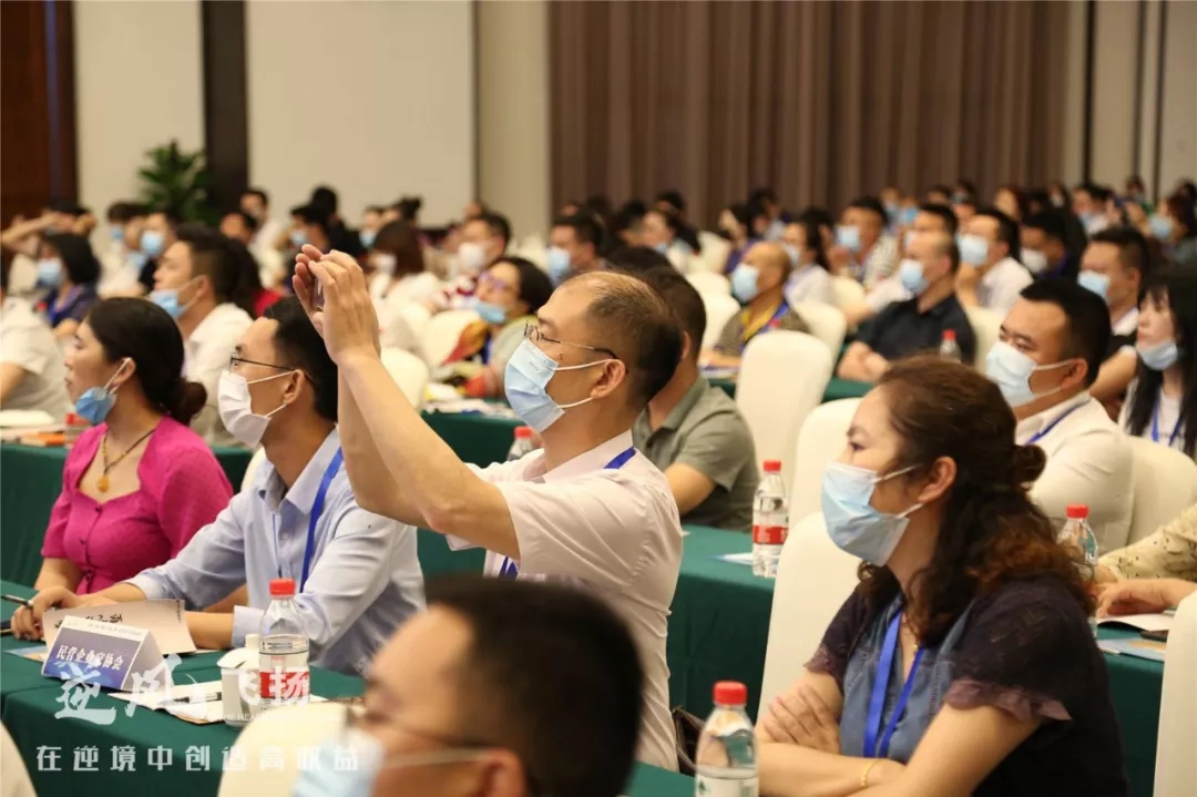 凤凰酒店差点被挤爆了！南充嘉陵这个企业家为啥要放这样的大招？