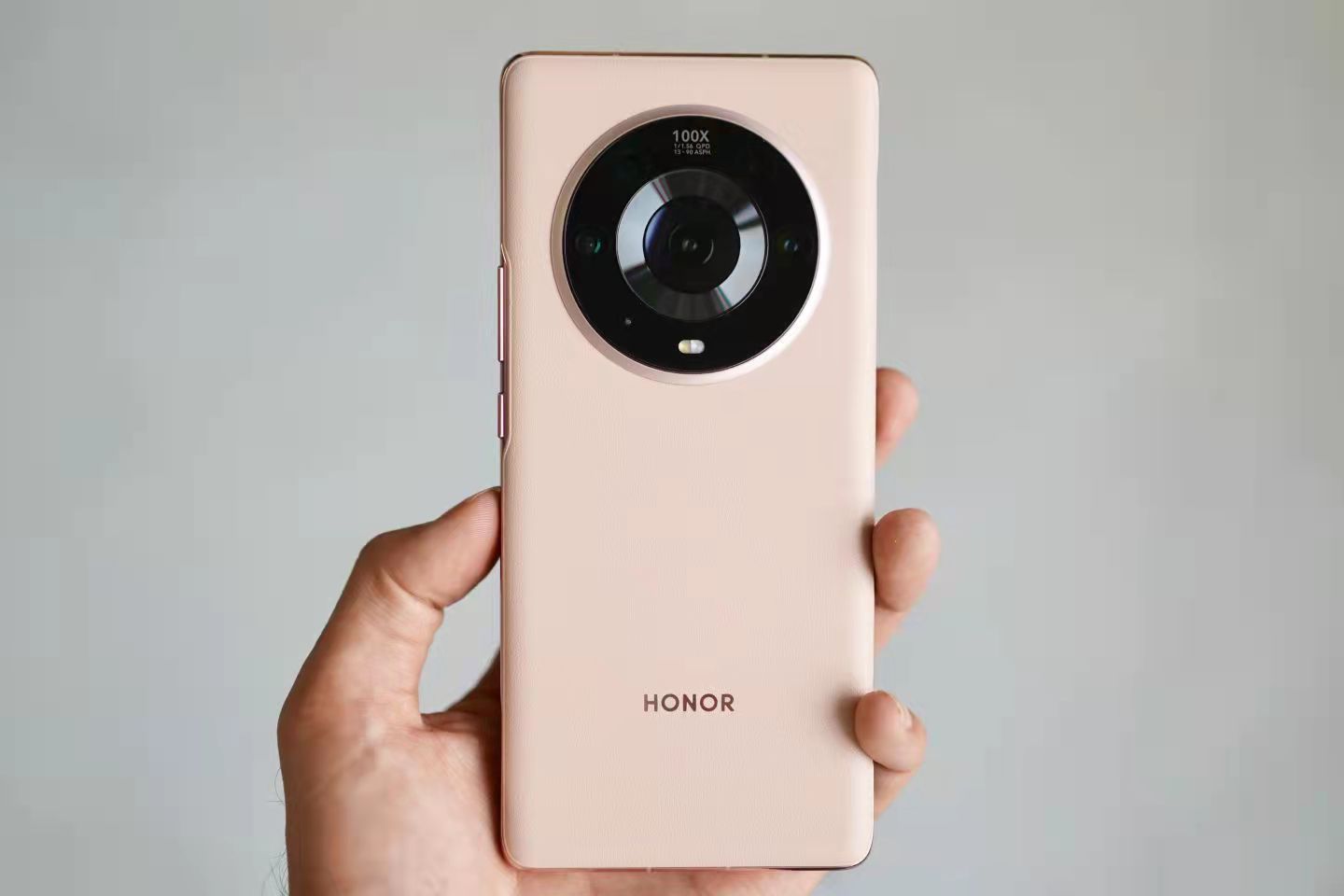 目前可以闭眼买的三款手机,目前最值得买的四部手机