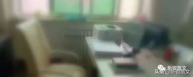 小说：临近退休，武老师在教室里被人照着脸就是一拳