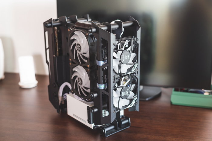 圣诞节前装一台白色雪花主机