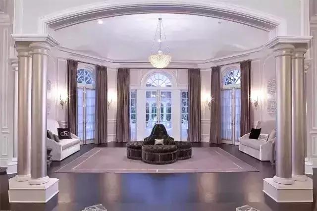 十大足球巨星豪宅,足球巨星c罗的豪华别墅