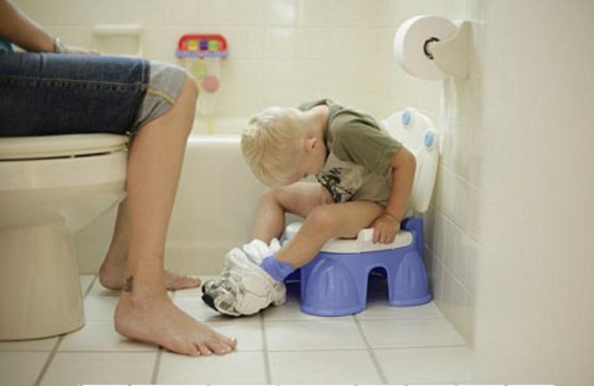 幼儿便盆撒尿训练,2-3岁训练大小便蹲便