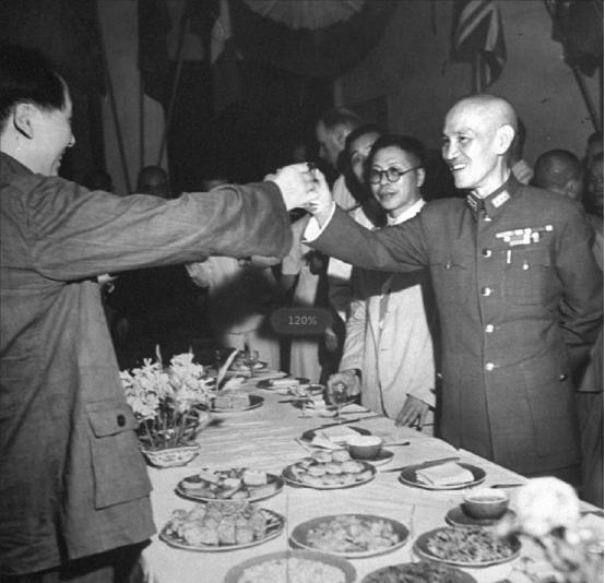 重庆谈判：时隔19年，毛*东泽**再见蒋介石，举杯：为蒋先生长寿干杯