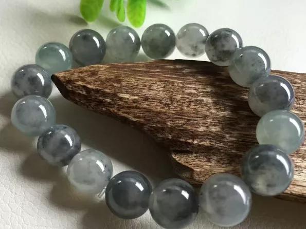 天然墨翡与黑翡翠价格,翡翠蓝色和紫翡哪个好