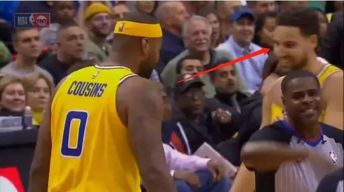 考神打杜兰特完整视频,考神给库里汤普森杜兰特传球