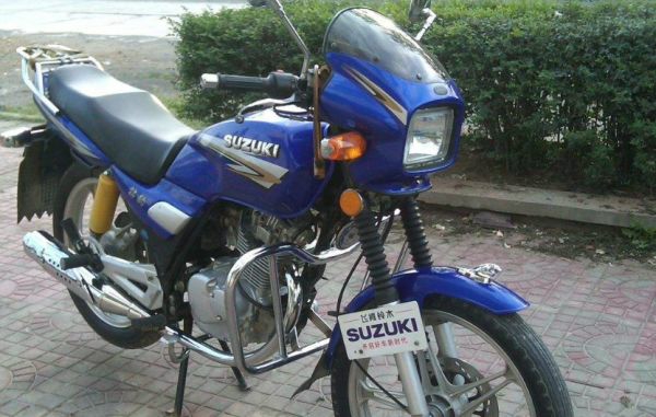 125摩托一升油能跑多远,125摩托车每100公里几升油