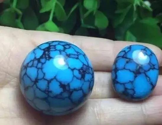 乌兰花原矿绿松石图片大全,乌兰花绿松石的优点和缺点