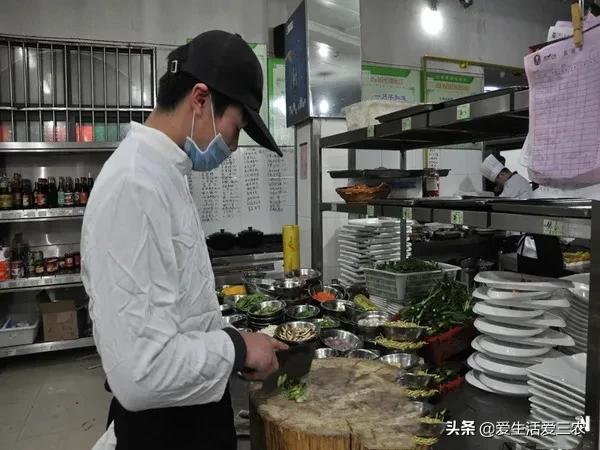 洗洁精办理小作坊利润多少,农村办个洗洁精加工厂有前途吗