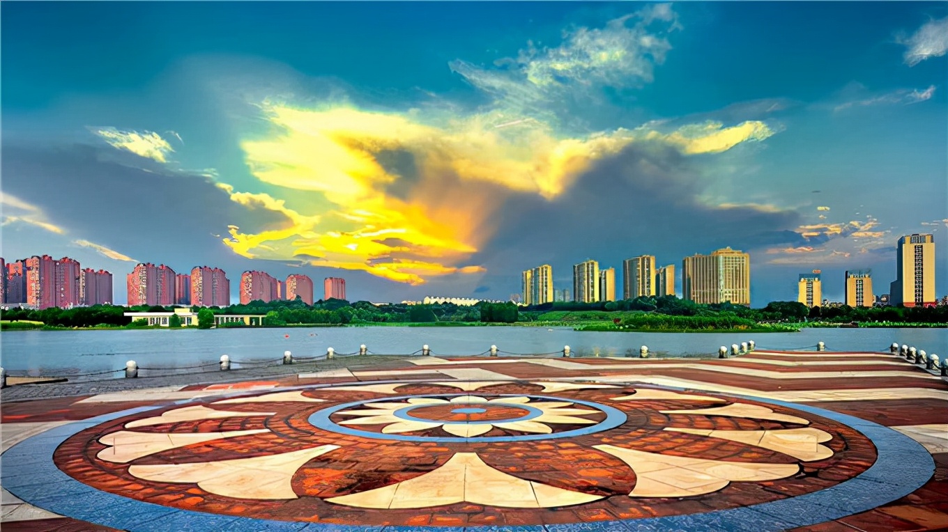 爱运动的朋友看过来的视频,南京步道