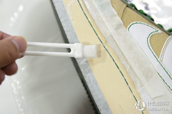 球鞋内侧氧化发黄怎么处理,怎么处理球鞋变黄的问题