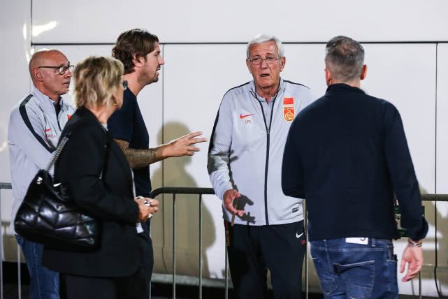 国足vs叙利亚乌龙球里皮辞职,国足输球足协高层考虑换帅了吗