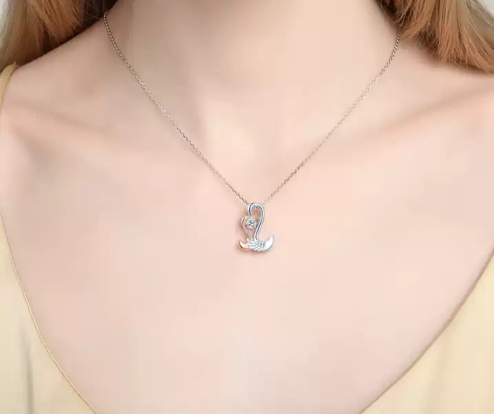 精致项链夏天必备,夏季时尚银项链