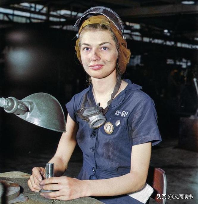 老照片1950年代的玛丽莲梦露,玛丽莲梦露粉红色裙子